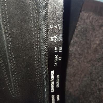 NEW CLARK'S WOOL LINED LEATHER BOOTS 9 1/2