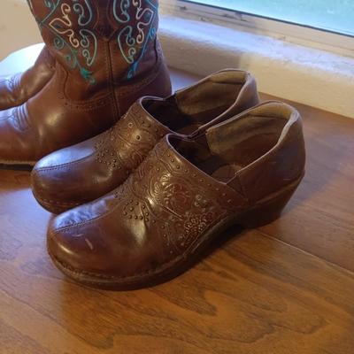 LADIES ARIAT SHORT BOOTS SIZE 9 1/2