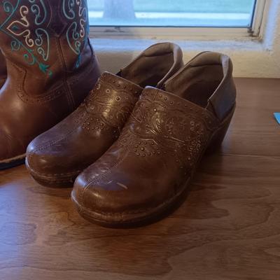 LADIES ARIAT SHORT BOOTS SIZE 9 1/2