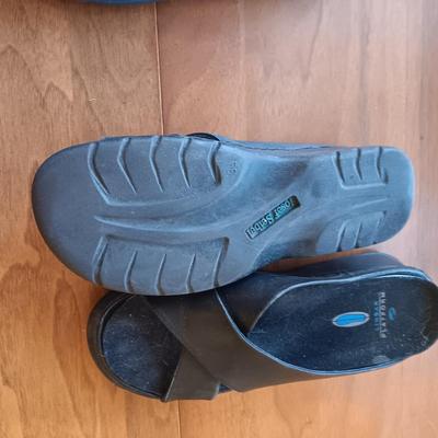 LADIES JOSEF SEIBEL AND SWISS GEAR SHOES 9 1/2