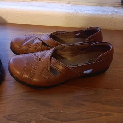 LADIES CLARKS SHOES SIZE 10