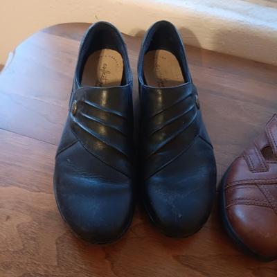 LADIES CLARKS SHOES SIZE 10