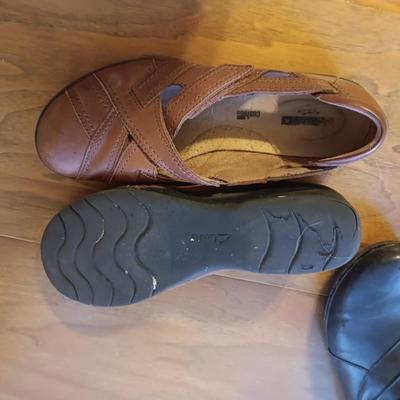 LADIES CLARKS SHOES SIZE 10