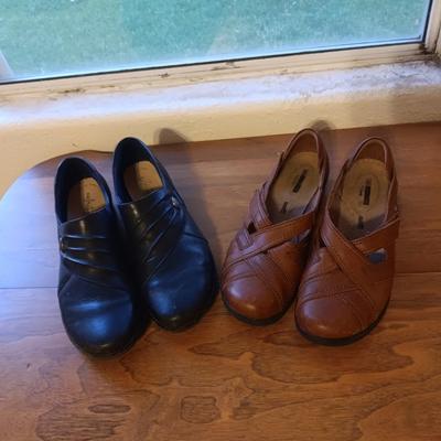 LADIES CLARKS SHOES SIZE 10