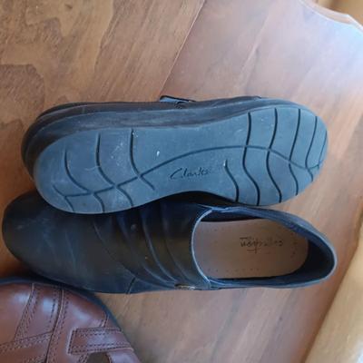 LADIES CLARKS SHOES SIZE 10