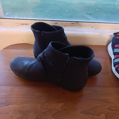 LADIES CLARKS ASICS AND SHORT BOOTS BOTH SIZE 10