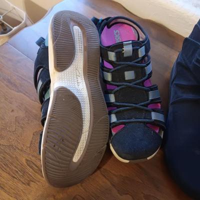 LADIES CLARKS ASICS AND SHORT BOOTS BOTH SIZE 10