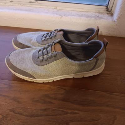LADIES CASUAL SHOES 9 1/2 & 10