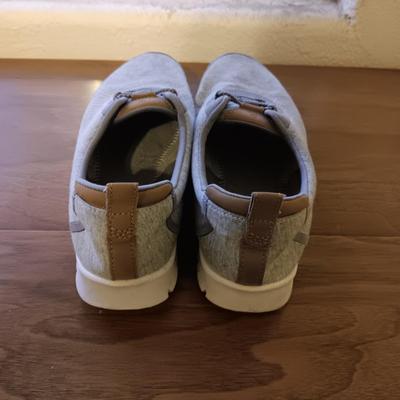 LADIES CASUAL SHOES 9 1/2 & 10