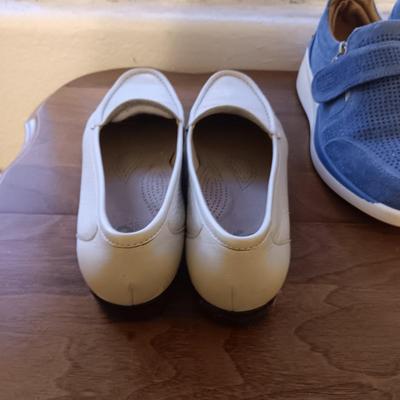 LADIES SHOES SIZE 10