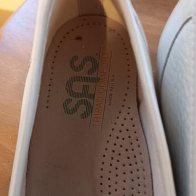 LADIES SHOES SIZE 10