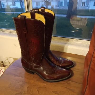 LADIES MASON LEATHER TOOLED WESTERN BOOTS SIZE 9C