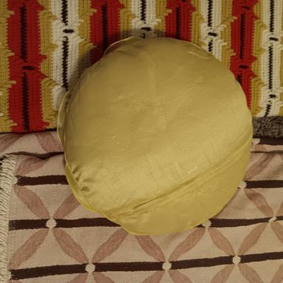 ROSE THROW PILLOW, CROCHETED THROW, TWIN SIZE BEDSPREAD AND BASKETS