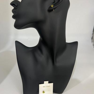 14K Good Peridot Earring