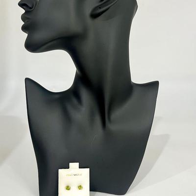 14K Good Peridot Earring