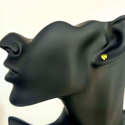 14K Good Peridot Earring