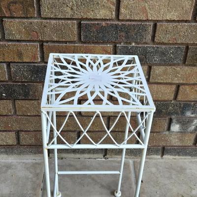 White Metal Plant Stand
