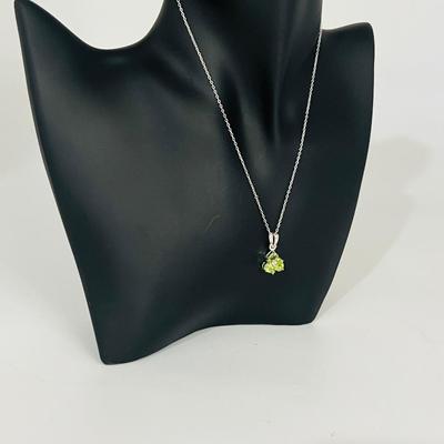 Diamond & Peridots Necklace 925 Silver
