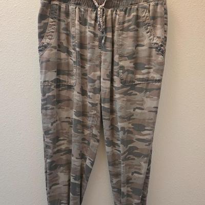 GAP Camo Casual Pants