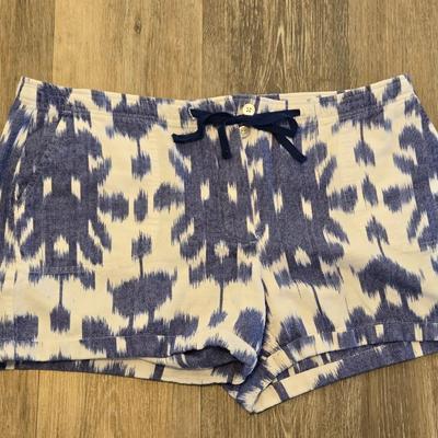 Vineyard Vines Blue & White Shorts