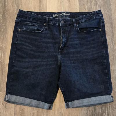 Universal Threads Jean Shorts
