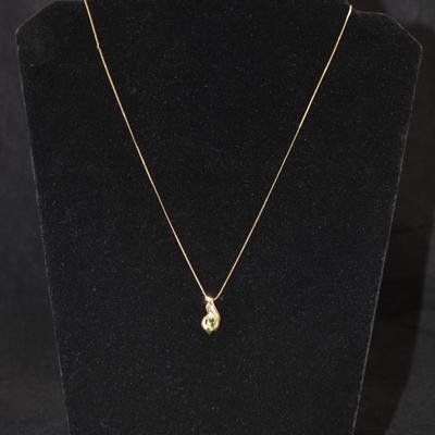 10k Gold Chain w/ 10k Peridot Pendant 20”, 2.4g