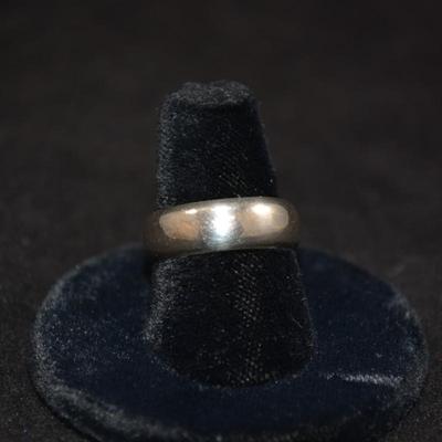 925 Sterling Wide Band Size 7.5, 6.6g