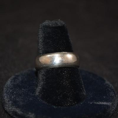 925 Sterling Wide Band Size 7.5, 6.6g
