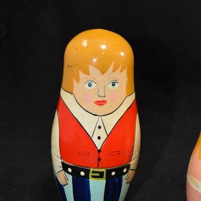 Vintage Nesting Doll 5 Member Family 5.75” Tall