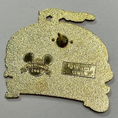 2008 Mark Twain Riverboat Steam Boat with Mickey Collector Trading Pin Walt Disney