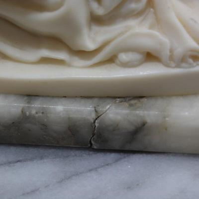 Small Vintage Michaelangelo’s ‘La Pieta’ Resin on Marble Base 6.5”x6”x3”