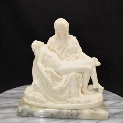 Small Vintage Michaelangelo’s ‘La Pieta’ Resin on Marble Base 6.5”x6”x3”