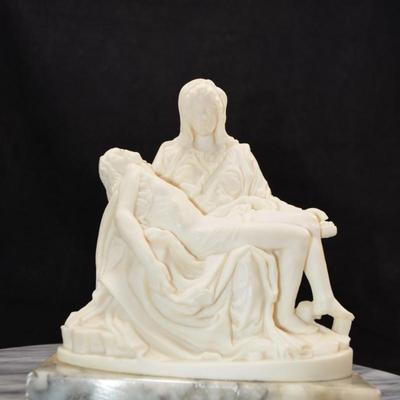 Small Vintage Michaelangelo’s ‘La Pieta’ Resin on Marble Base 6.5”x6”x3”