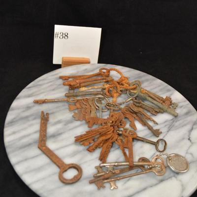Lot of Vintage/Antique Keys