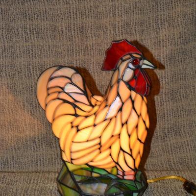 Vintage Stained Glass Hen Lamp 13.5”x9”x7”