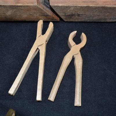 Lot of Vintage/Antique Carpenters Tools & Handy Crafts