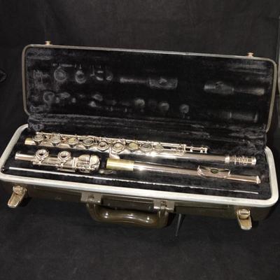 BUNDY Student Flute w/ Case