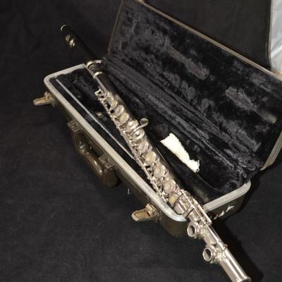 BUNDY Student Flute w/ Case