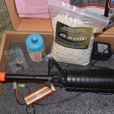M4 Carbine Electric AIR SOFT Rifle, Untested, w/ Accessories