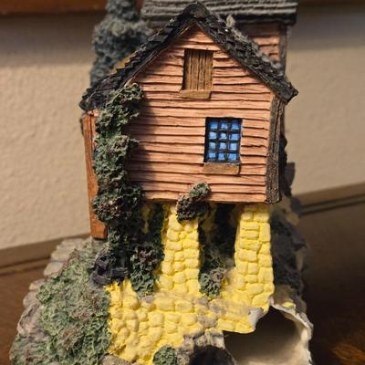 Small Resin Tabletop Cabin Clock