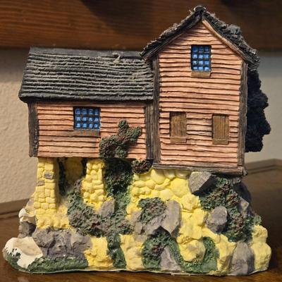 Small Resin Tabletop Cabin Clock