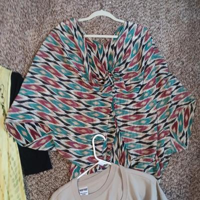 LADIES DRESSES, SKIRTS, SHIRTS, CARDIGANS AND SCARVES (L - XL)