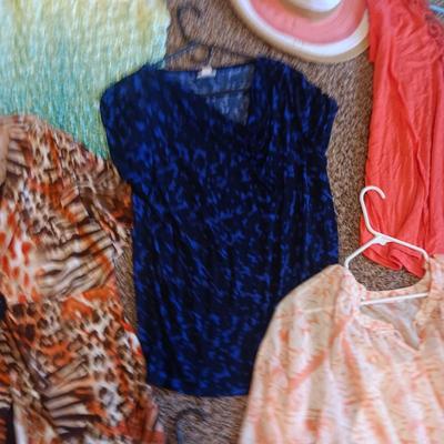LADIES DRESSES, SKIRTS, SHIRTS, CARDIGANS AND SCARVES (L - XL)