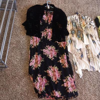 LADIES DRESSES, SKIRTS, SHIRTS, CARDIGANS AND SCARVES (L - XL)