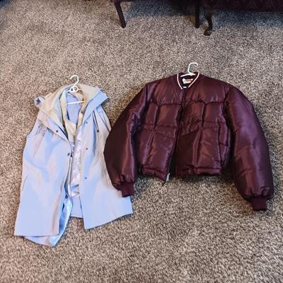 LADIES SLEEVELESS JACKET (XL) & MENS DOWN JACKET (XXL)