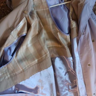 LADIES SLEEVELESS JACKET (XL) & MENS DOWN JACKET (XXL)