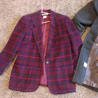 LADIES SATIN LINED WOOL COAT W/LEATHER COLLAR (M) AND DRESS JACKET
