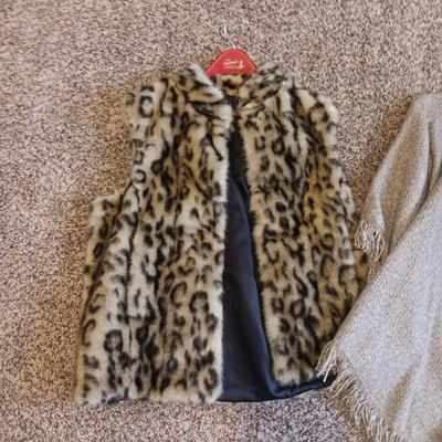 DONNA SALYERS FABULOUS FURS VEST AND WOOL CAPE (L)