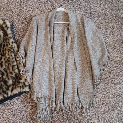 DONNA SALYERS FABULOUS FURS VEST AND WOOL CAPE (L)
