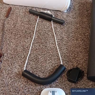 MEDTRONIC PATIENT MONITOR, GOLD'S GYM FOAM TUBE AND MORE